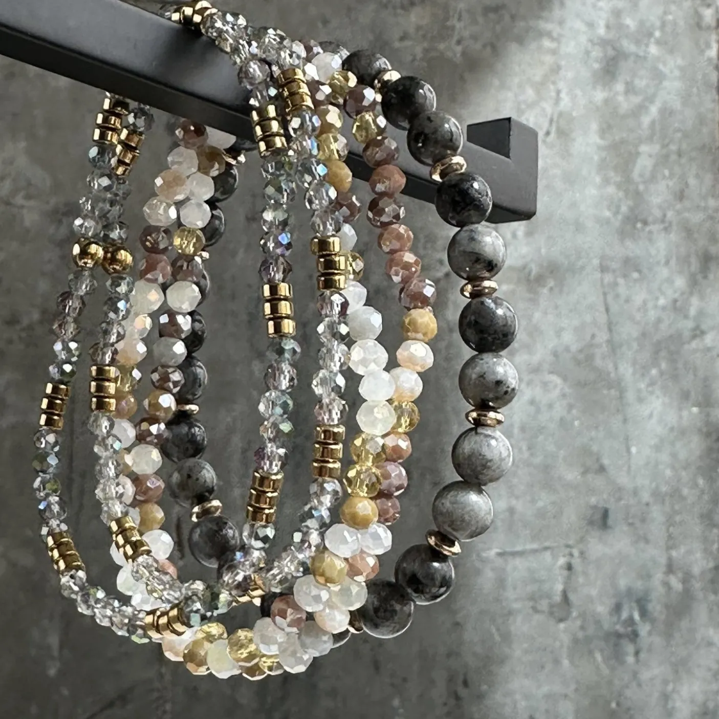 Armbånd MICHELLE Stone – Sæt med 5 armbånd