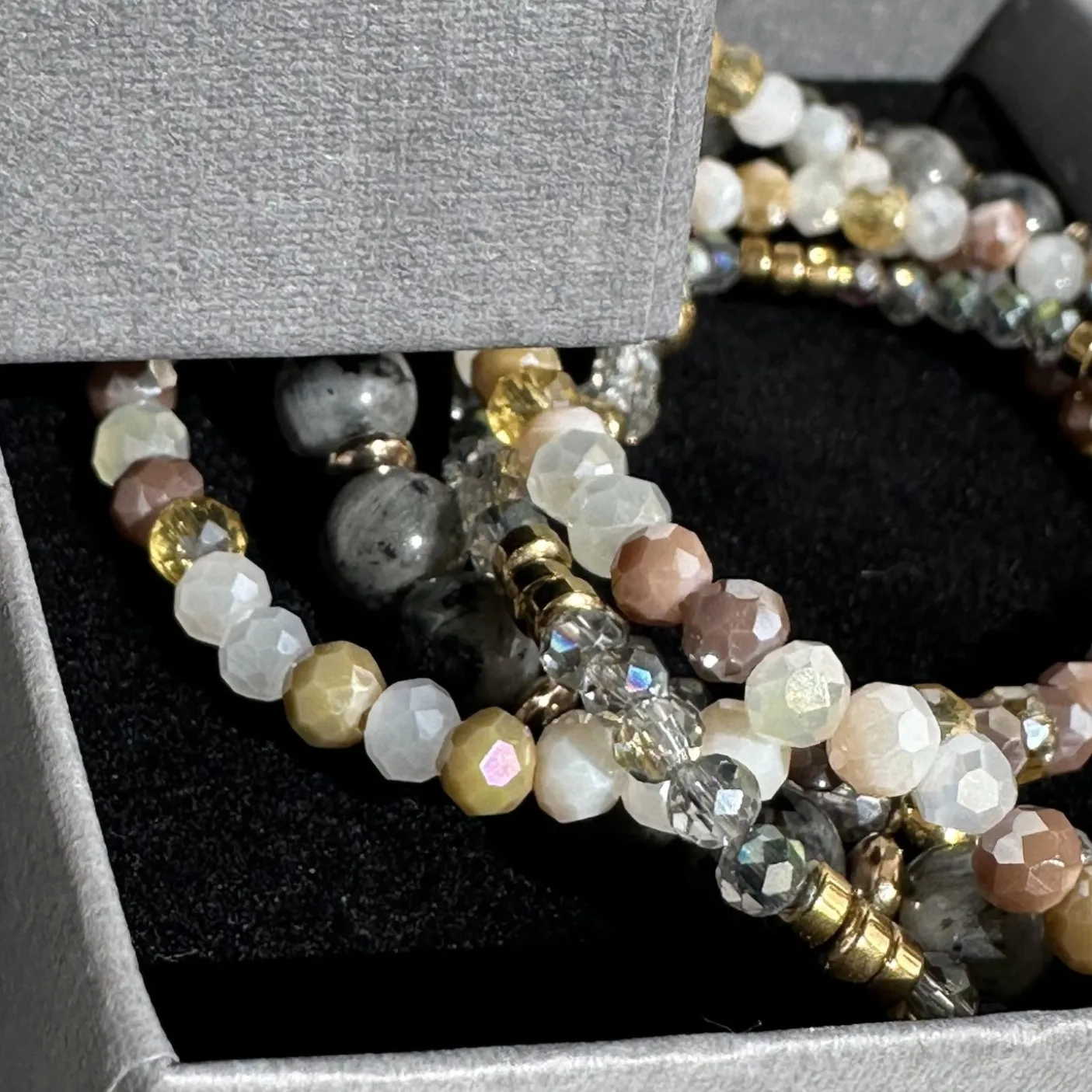 Armbånd MICHELLE Stone – Sæt med 5 armbånd