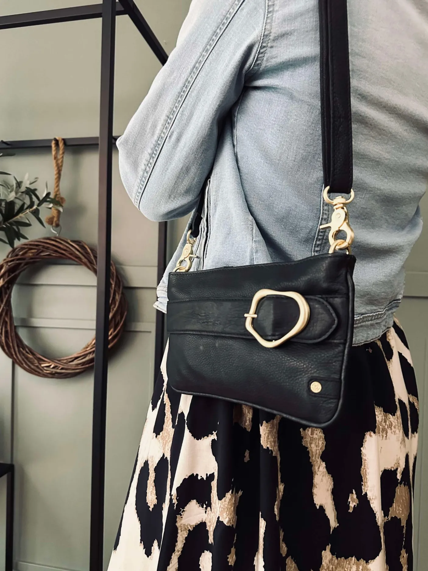 Clutch Berlin - Black leather