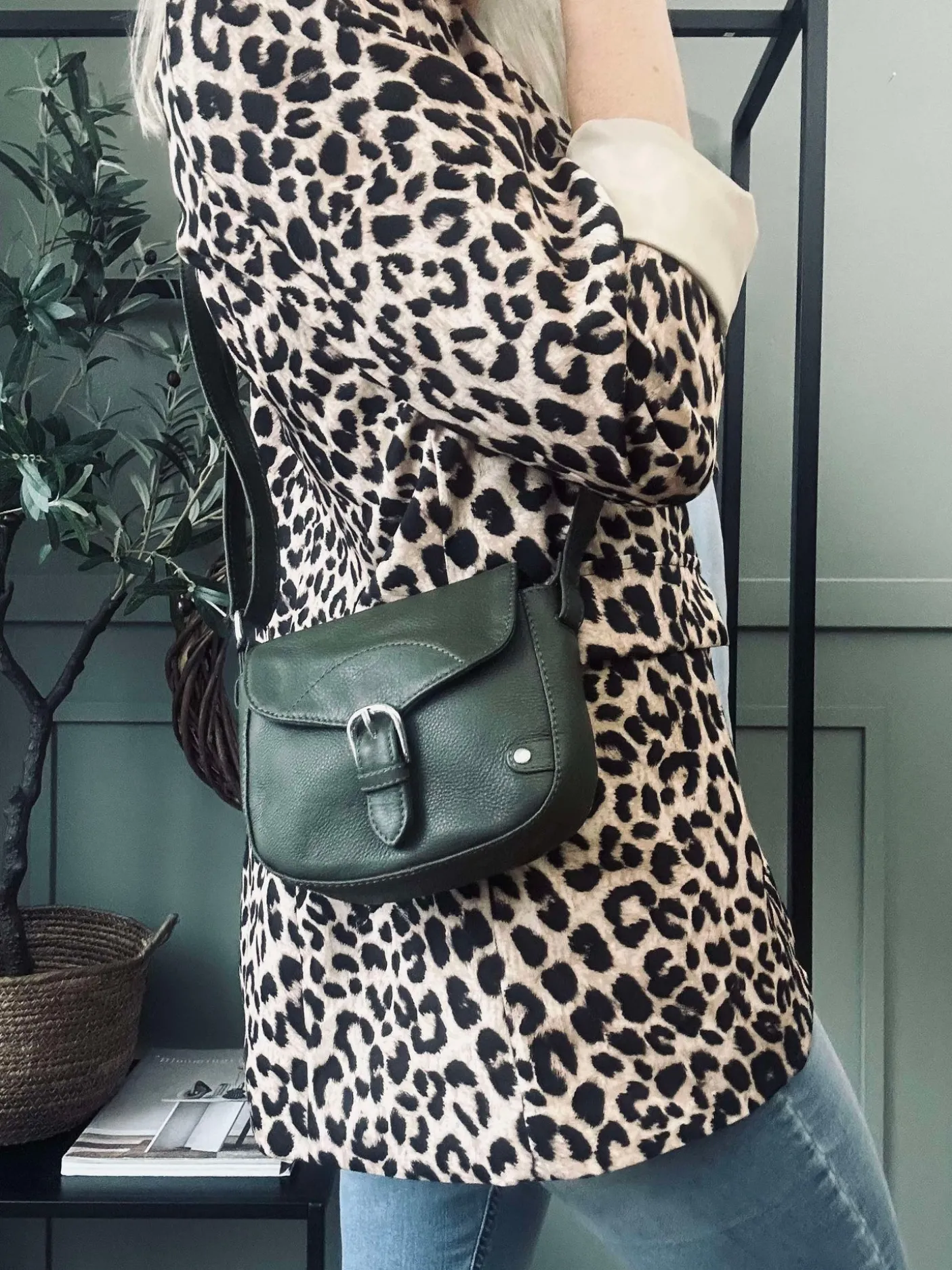 Crossbody Aura Army