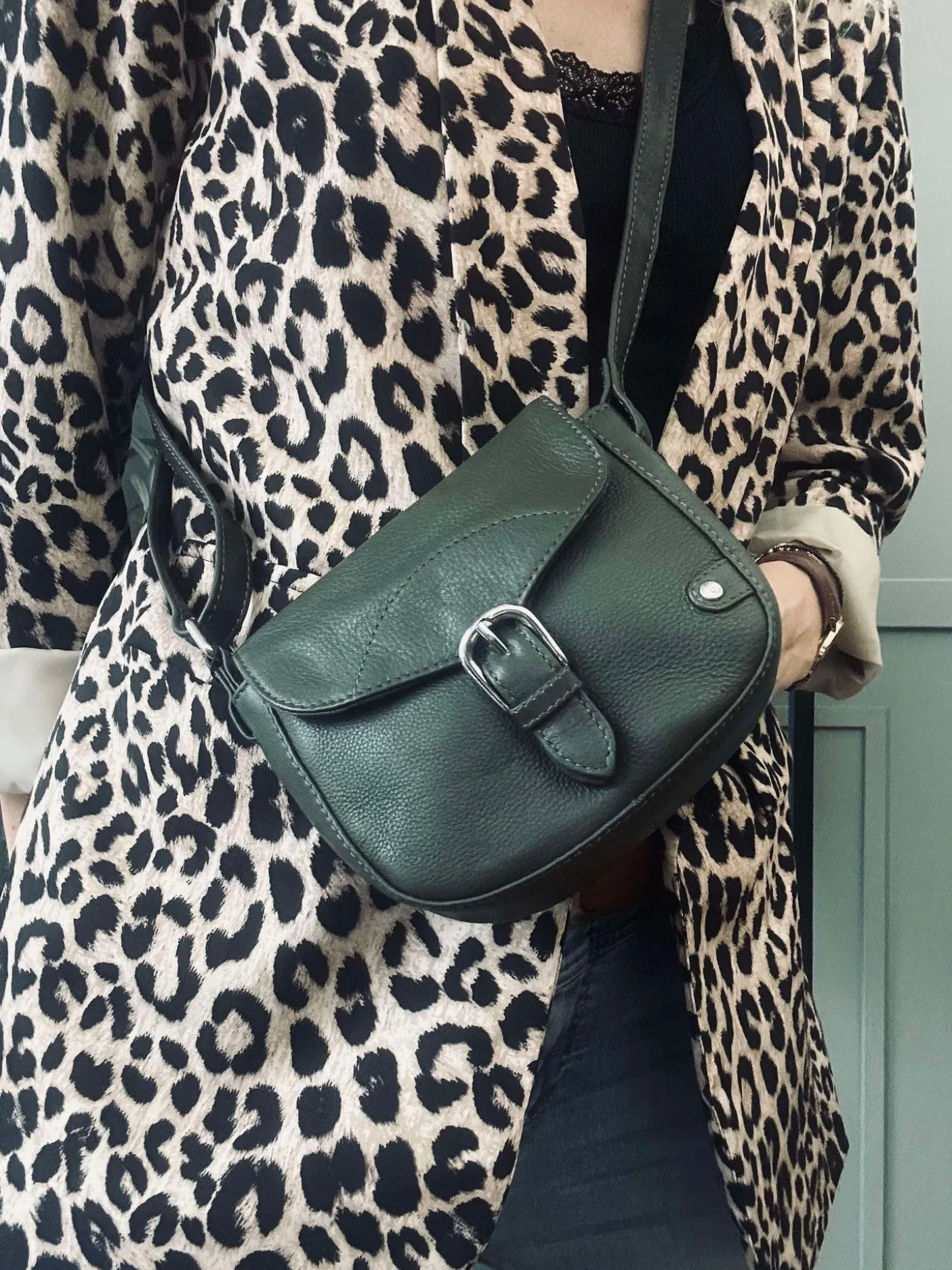 Crossbody Aura Army