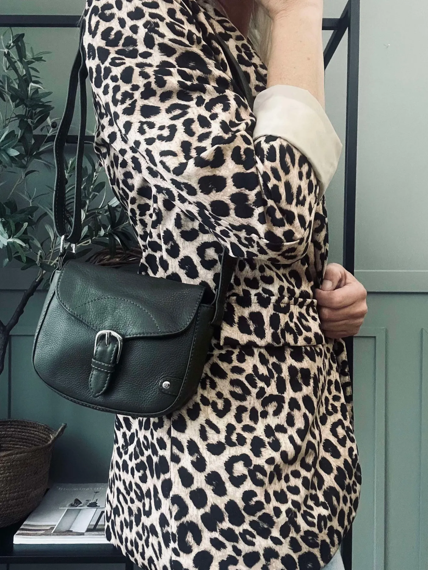 Crossbody Aura Army