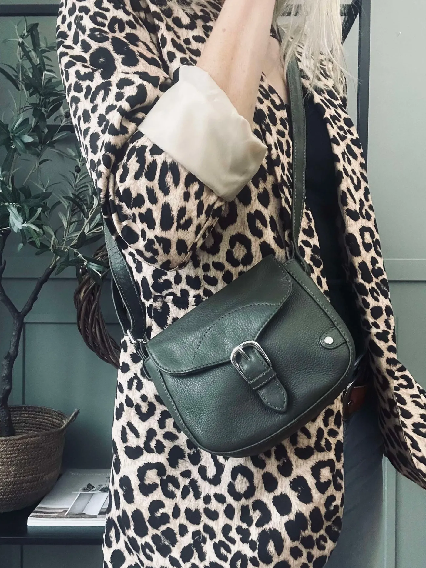 Crossbody Aura Army