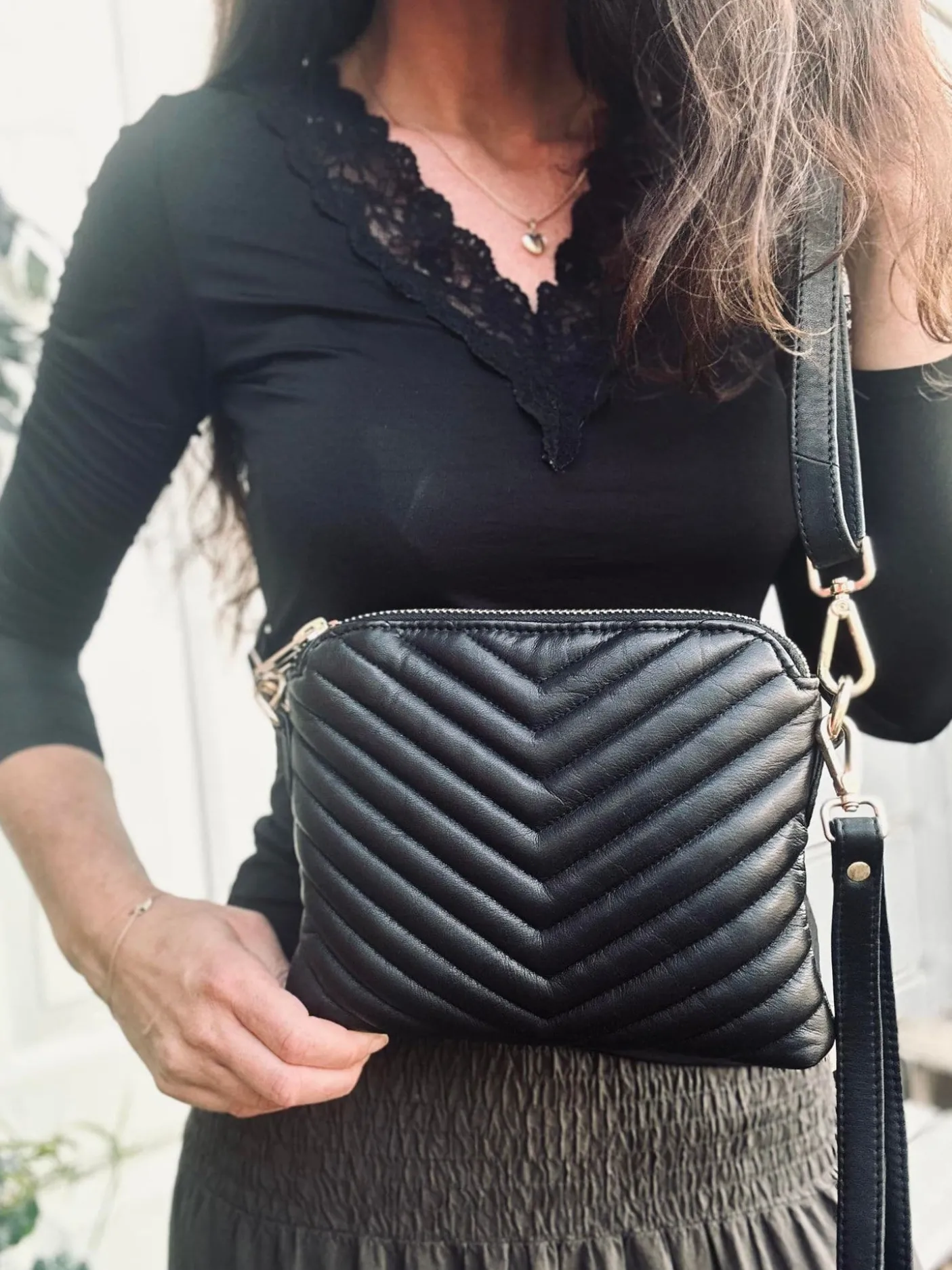 Crossbody clutch ALICE - Black Quilt