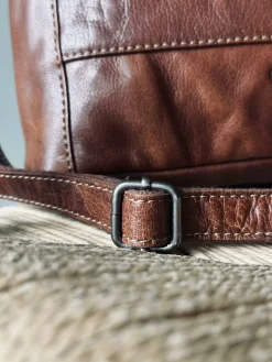 Crossbody Dina dark cognac