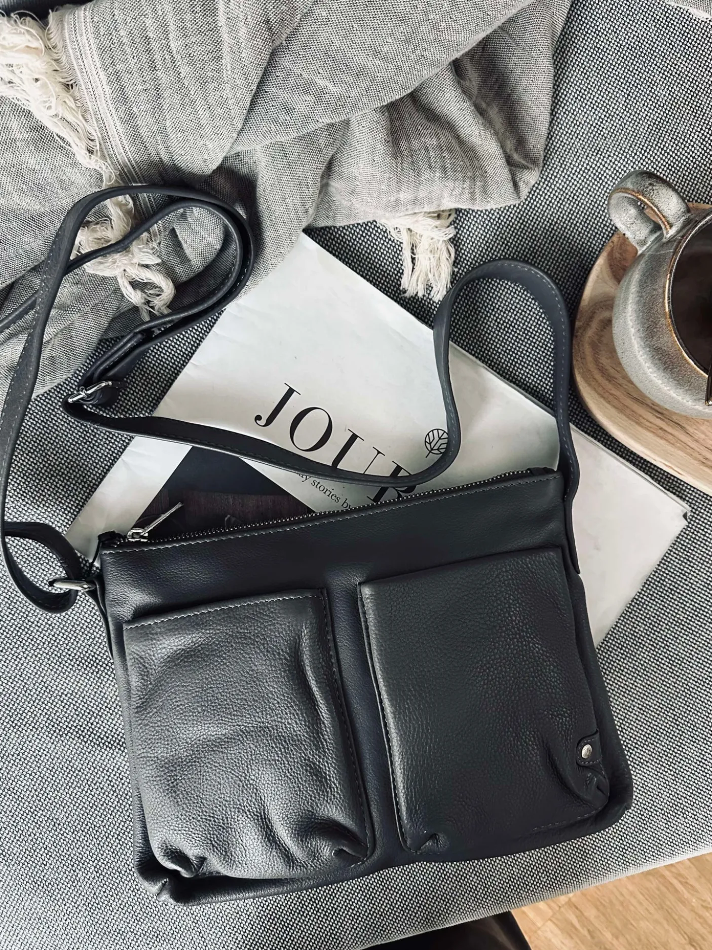 Crossover Aura Grey