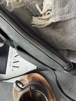 Crossover Aura Grey