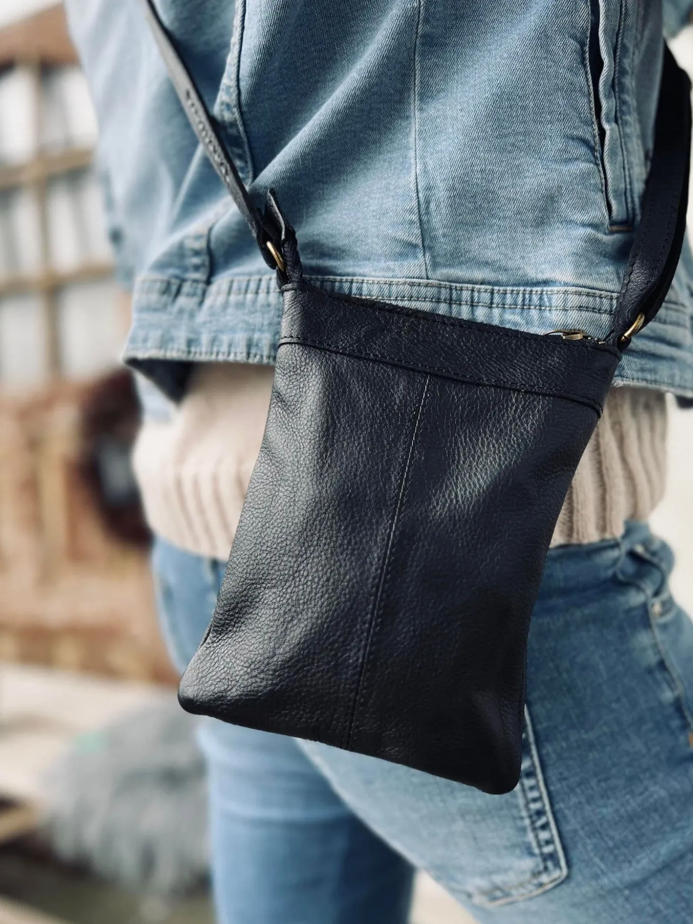 Crossover mobiltaske - OLINE Black