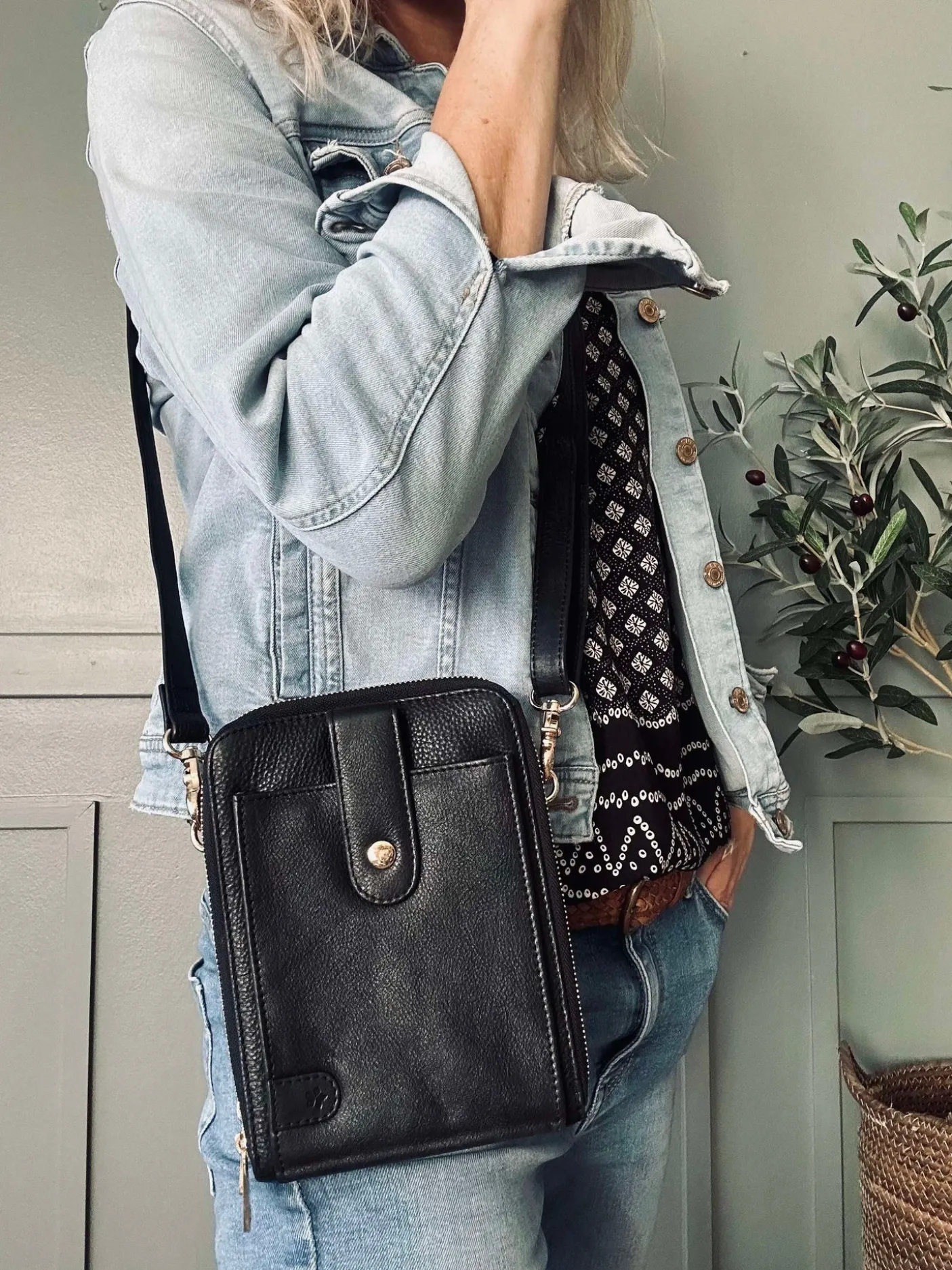 Crossover Posh - Black / Gold