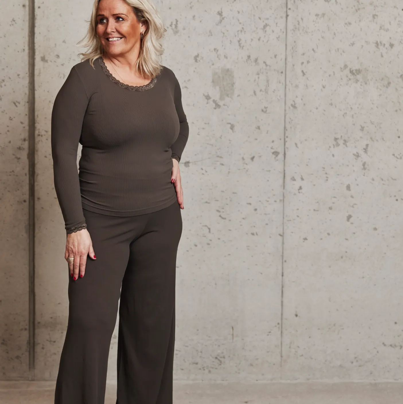 Frida Jazz Pants - Caffe PLUS str 42-48