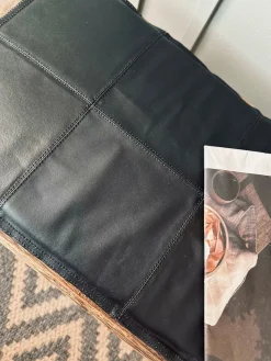 Hynde i læder 90 cm – Sort bøffellæder