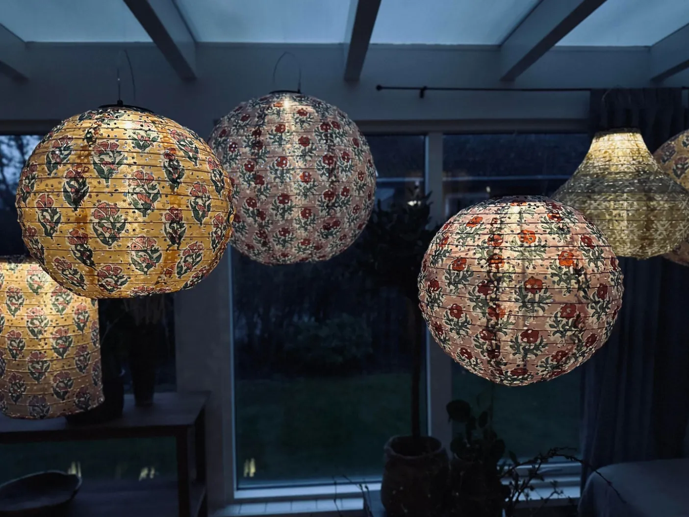 Lampe med solceller Pear - SUMMER GOLD