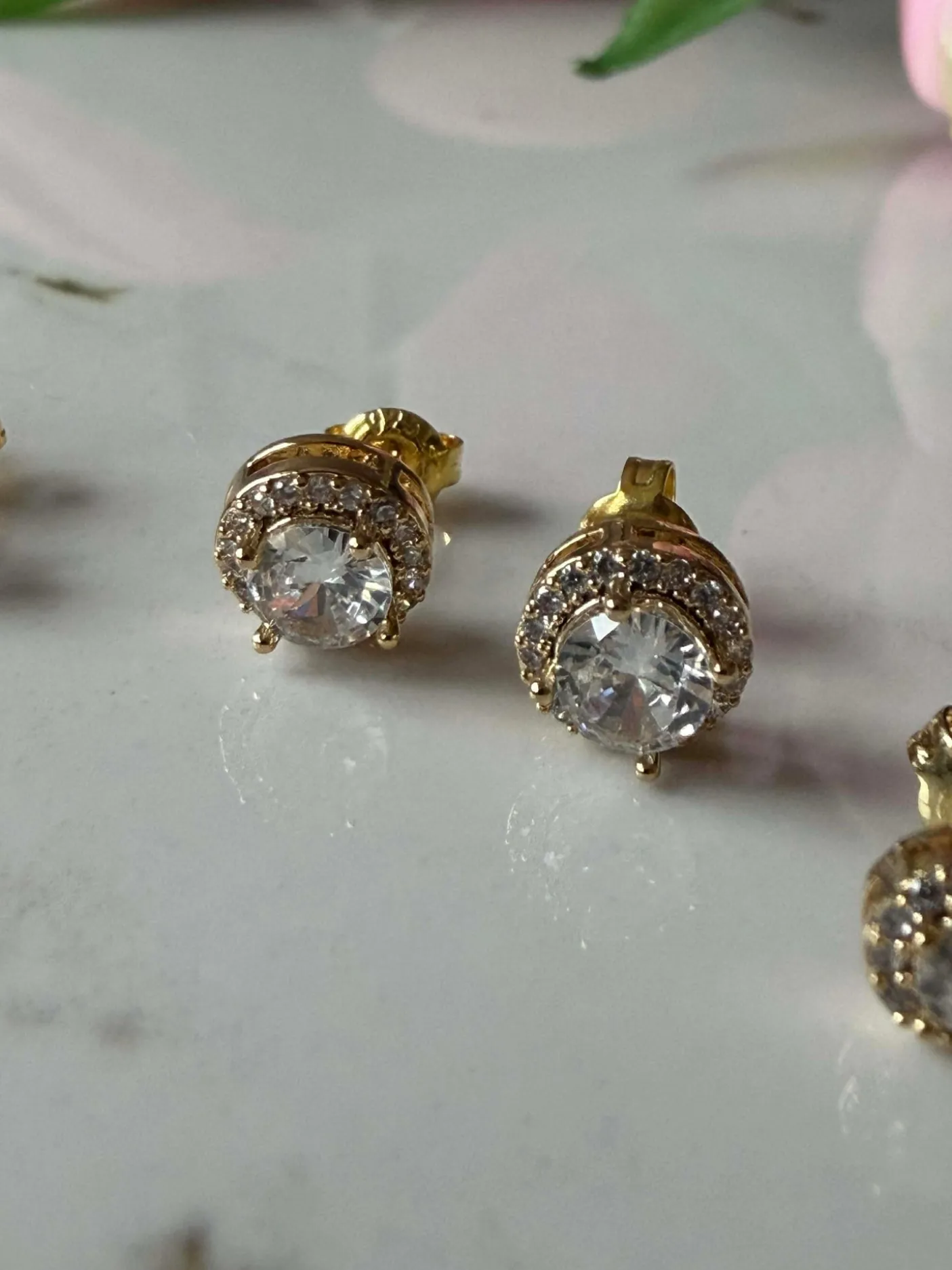 Mix box med 6 øreringe - Bea 18k forgyldt