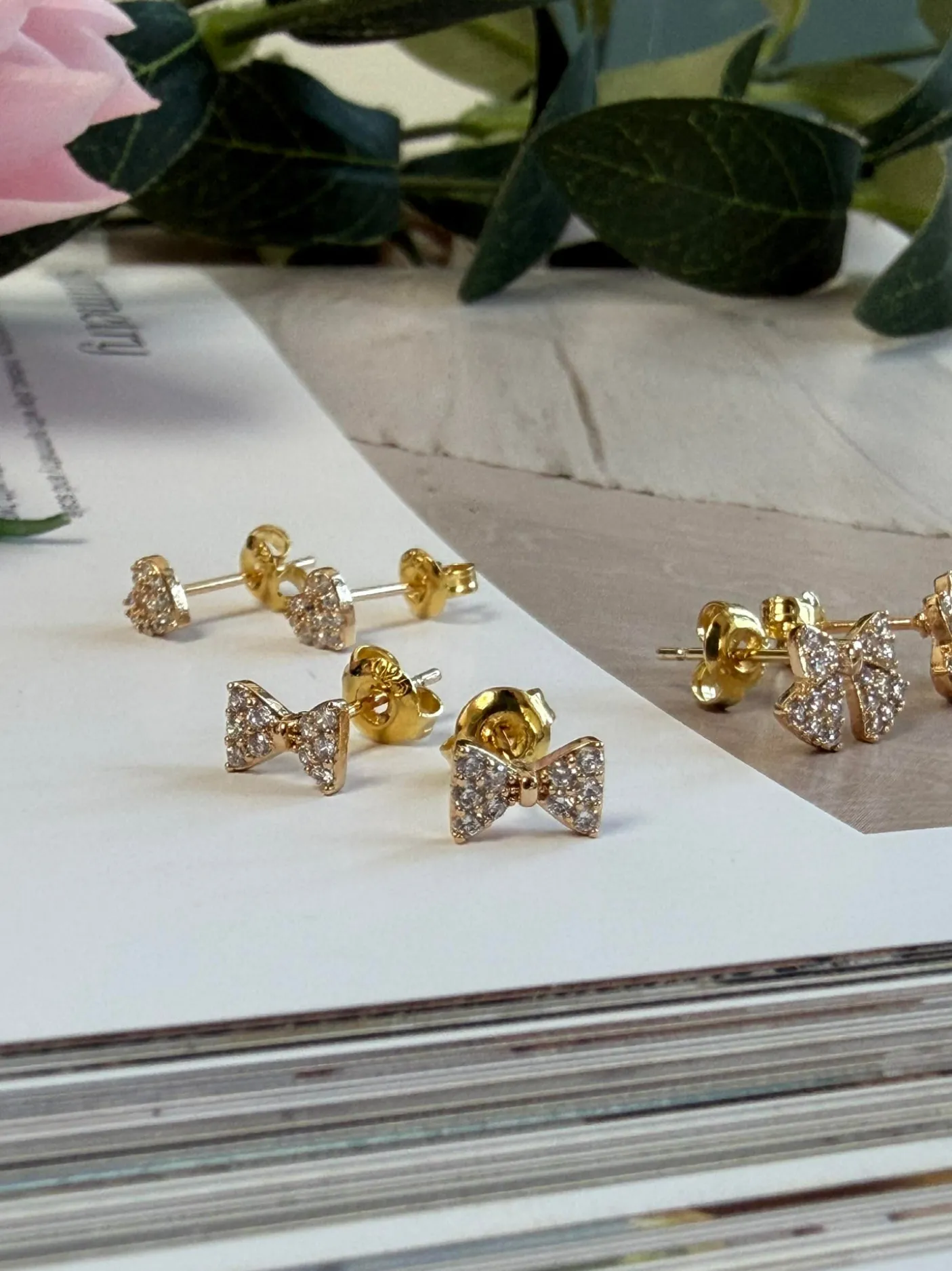Mix box med 6 øreringe - Samira 18k forgyldt