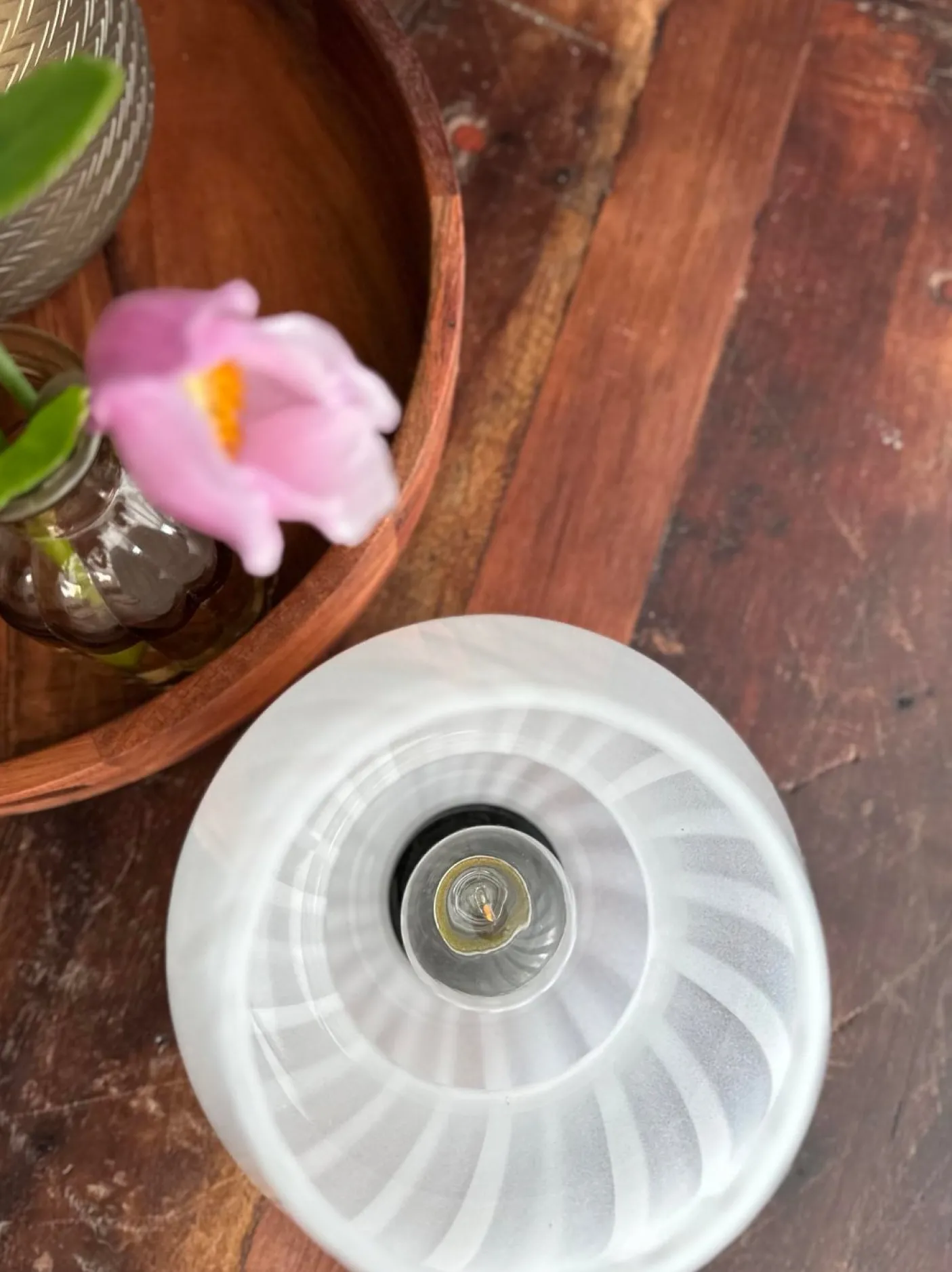 Mushroom Medium – Hvid mundblæst glas