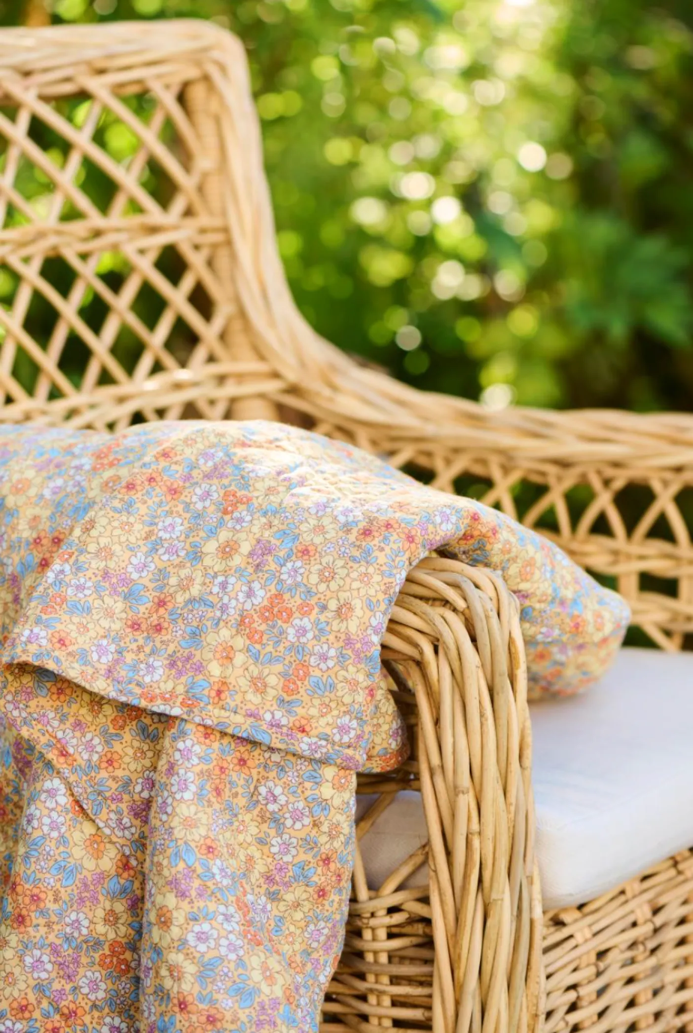 Plaid flower quilt