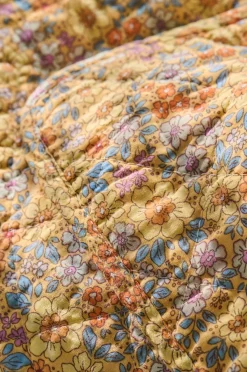 Plaid flower quilt