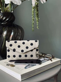 Pung Black dots