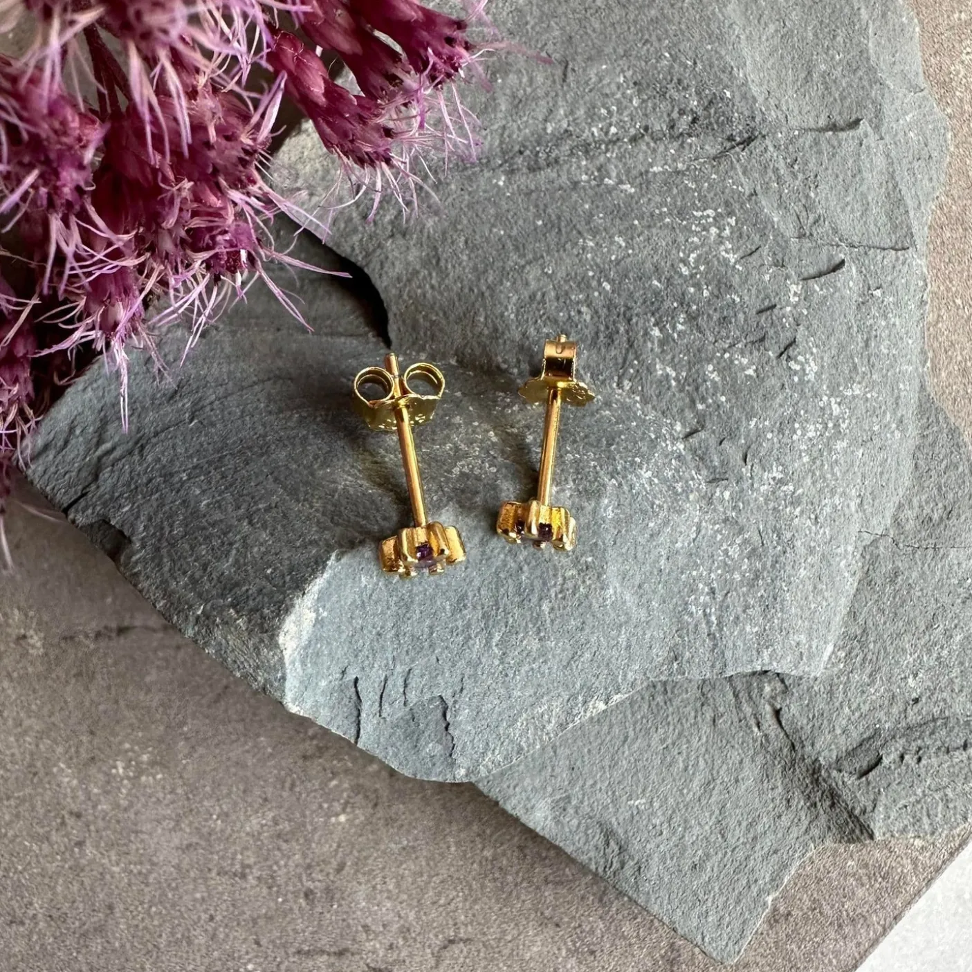 Ørestikker GIA – Violet 18K forgyldt