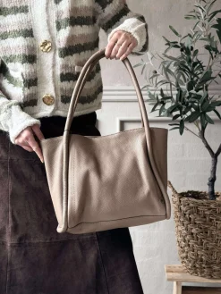 Skuldertaske Taupe