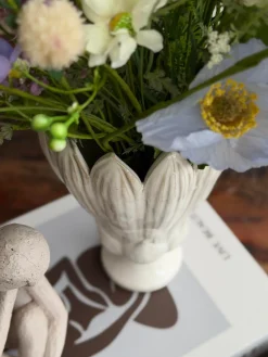 Vase flower