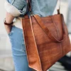Work / Shopper - Lisa Walnut
